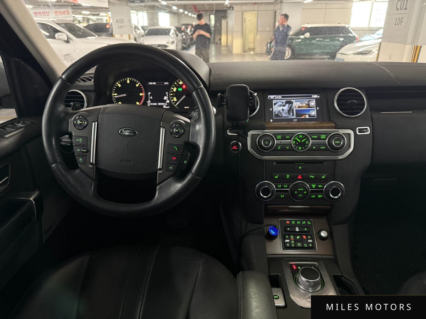 Land Rover Discovery 2016 — миниатюра 7