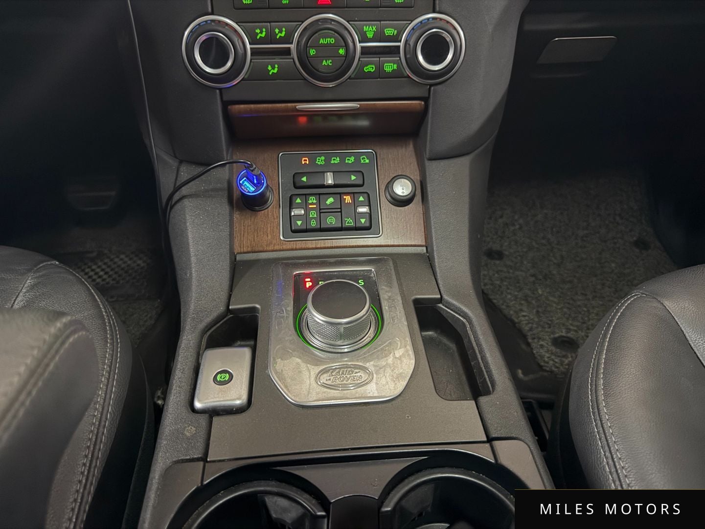 Land Rover Discovery 2016 — миниатюра 9