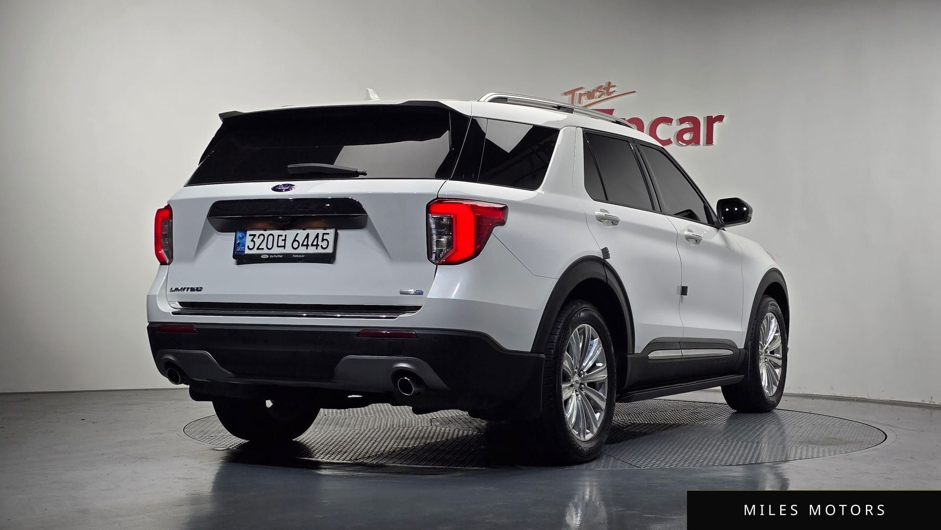 Ford Explorer 2020 — миниатюра 2
