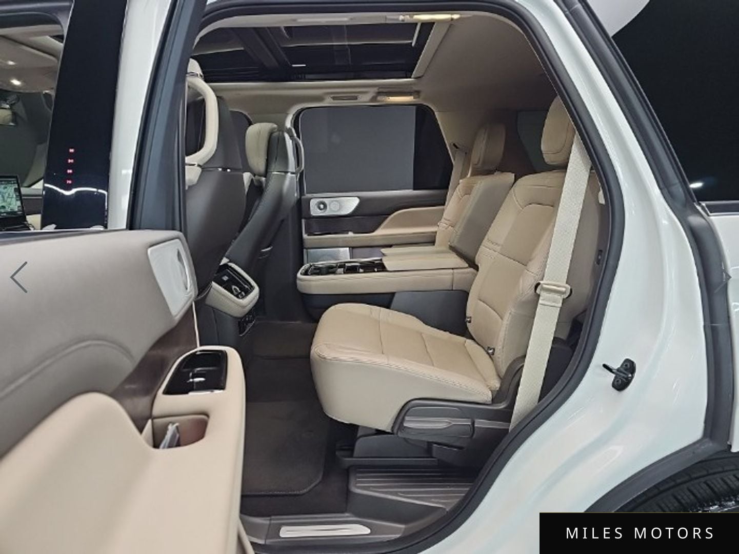 Lincoln Navigator 2022 — миниатюра 12