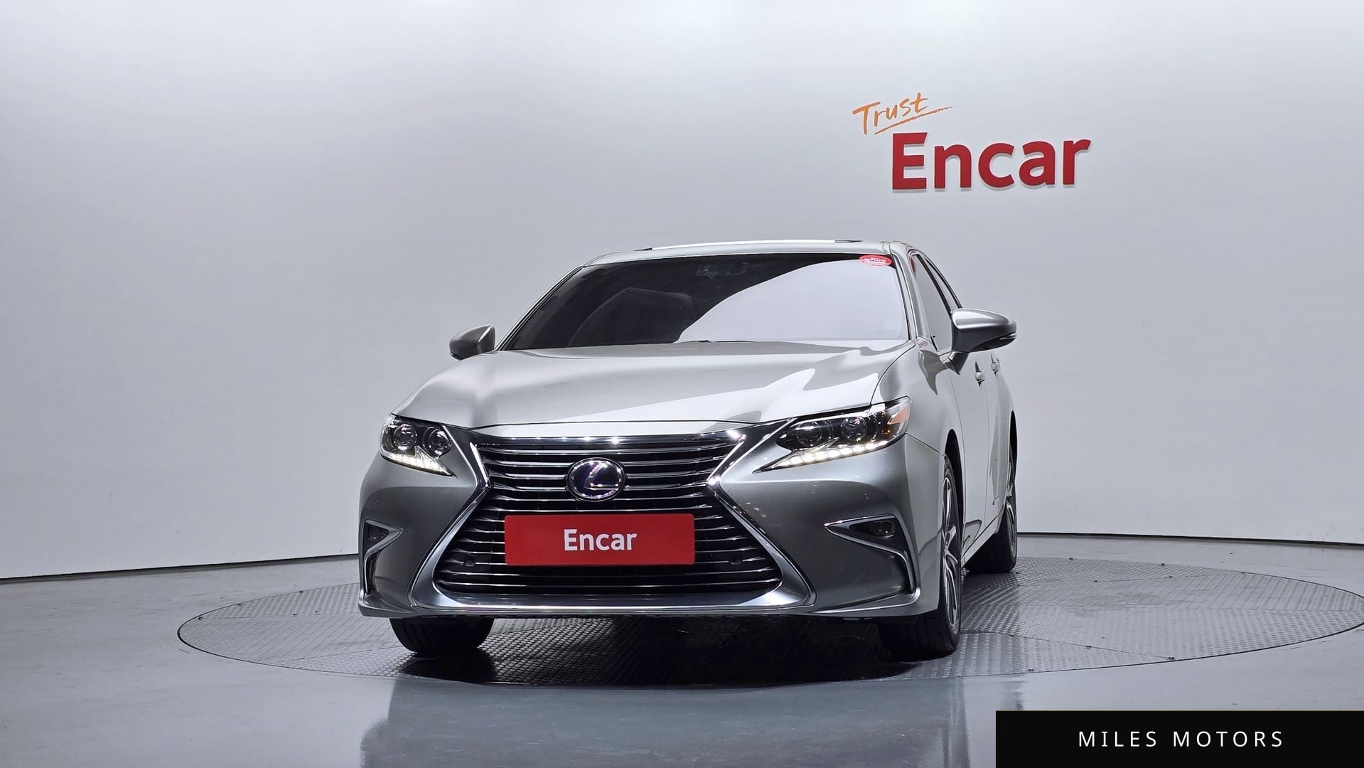Лексус ES300h 2018 — миниатюра 3