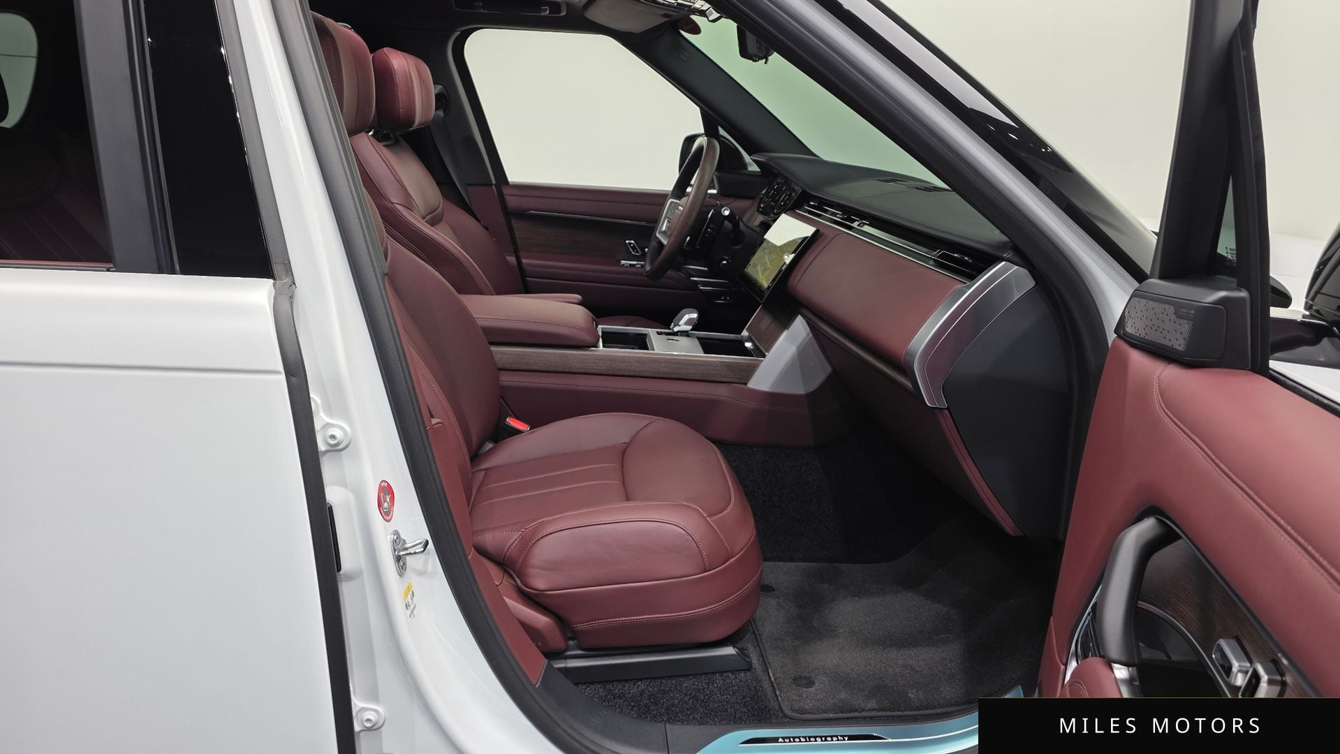 Land Rover Range Rover 2025 — миниатюра 11