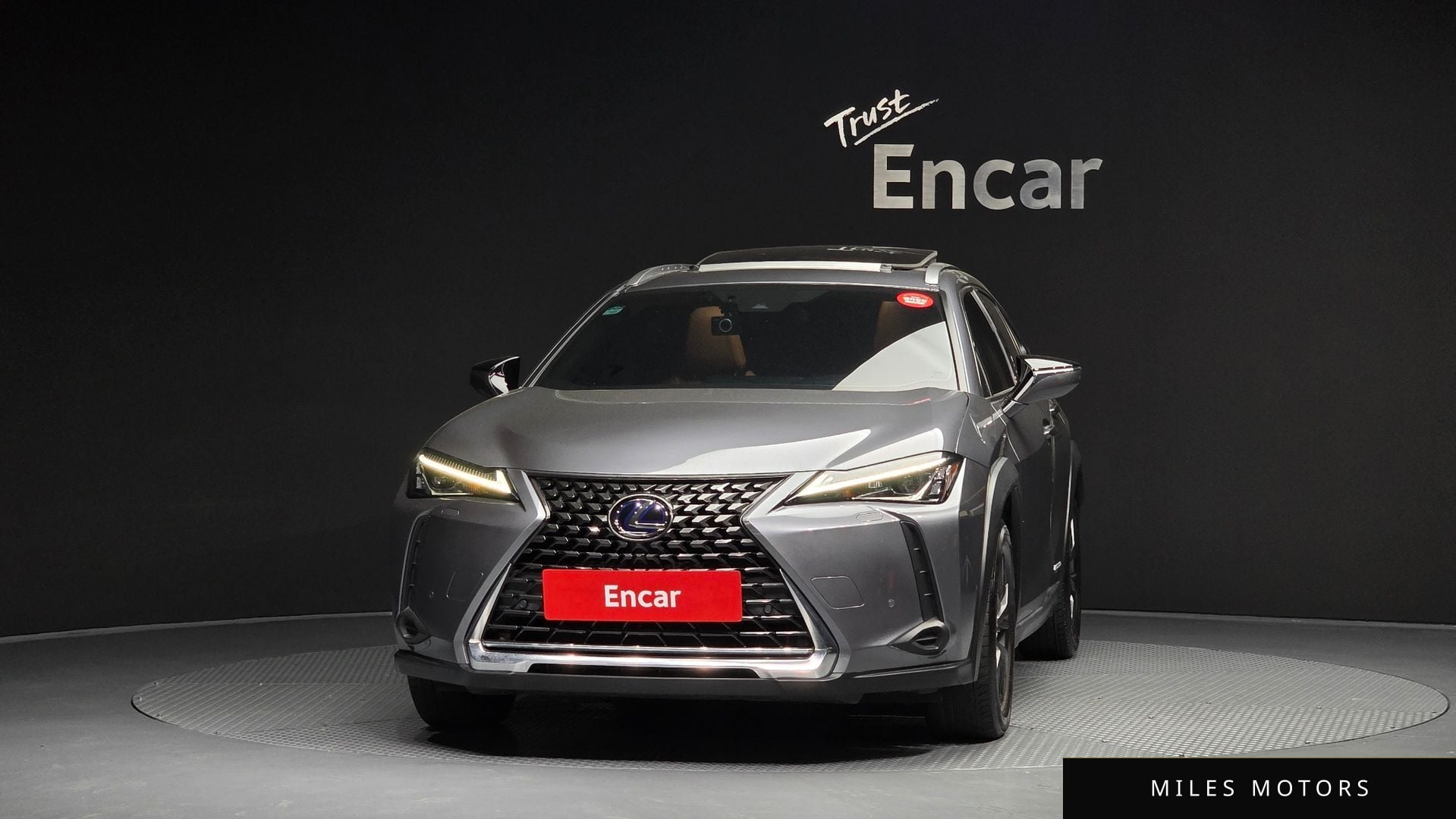 Лексус UX250h 2019 — миниатюра 3