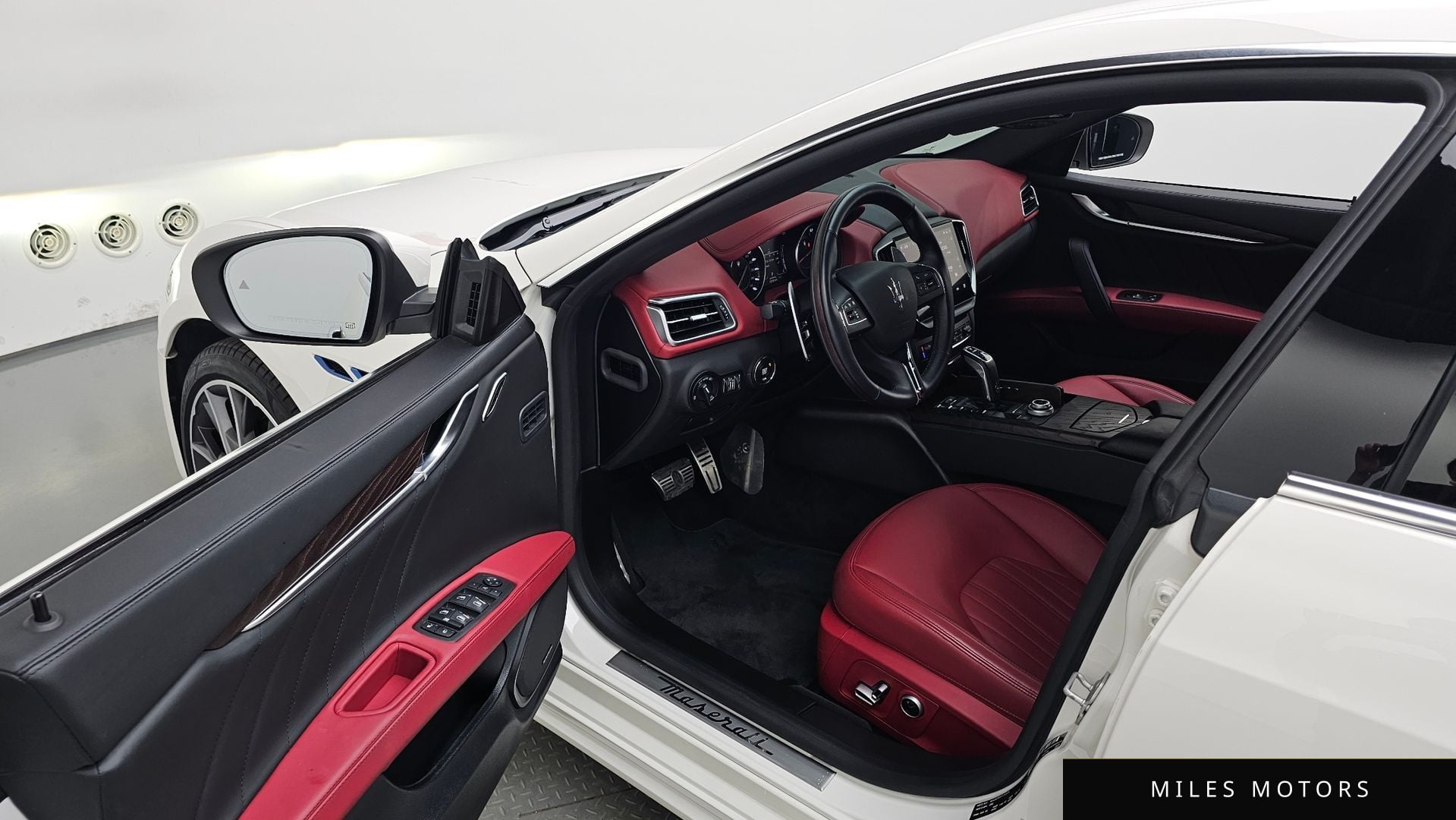 Maserati Ghibli 2023 — миниатюра 12