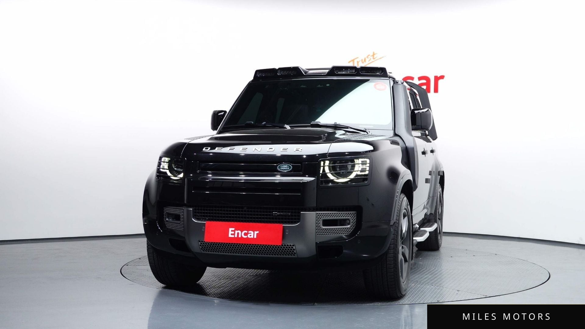 Land Rover Defender 2023 — миниатюра 3