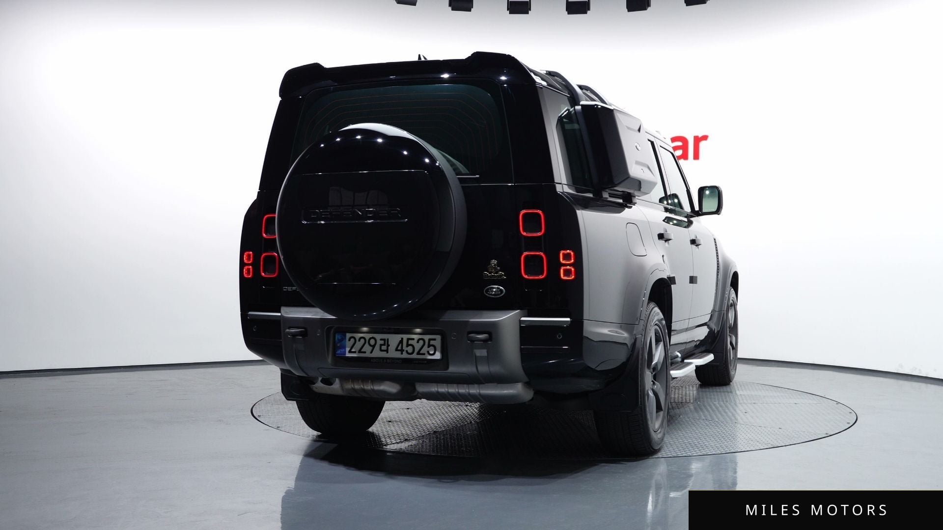 Land Rover Defender 2023 — миниатюра 4