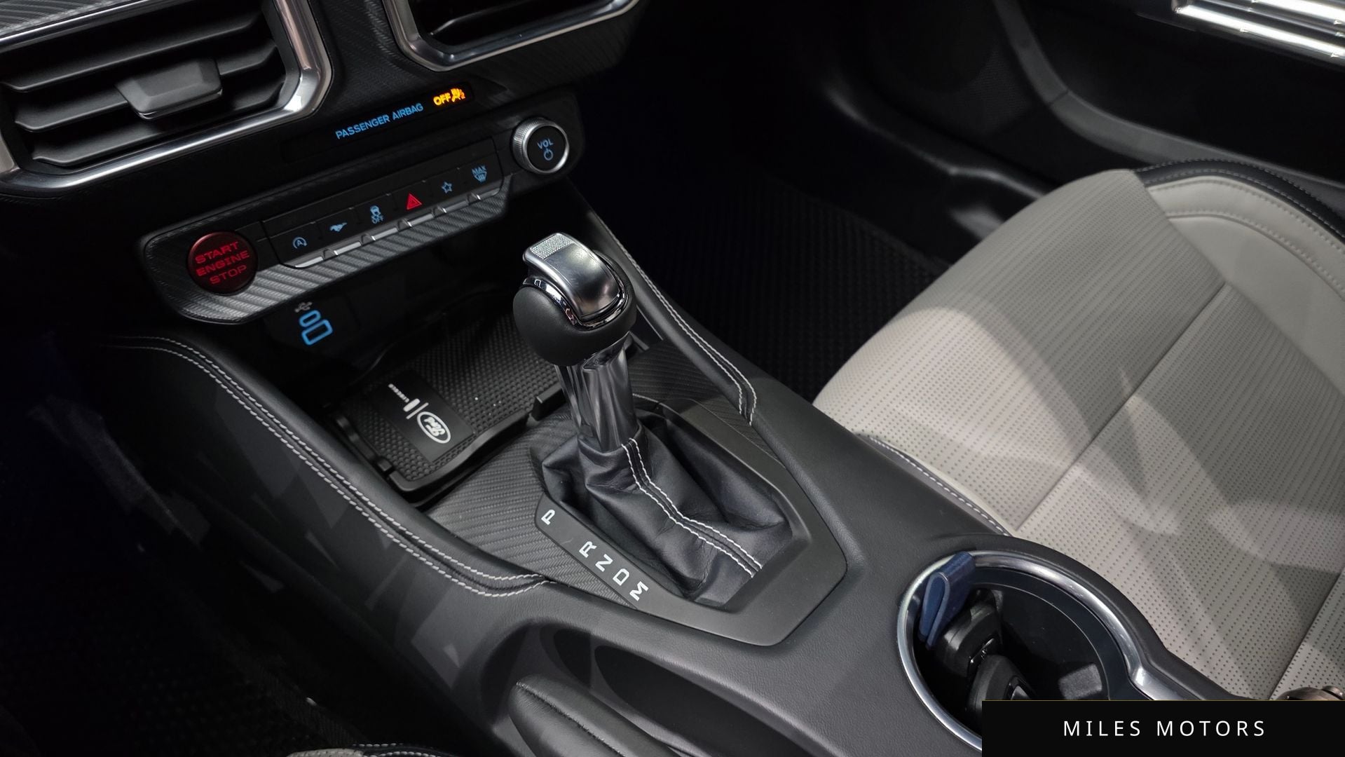 Ford Mustang 2025 — миниатюра 12