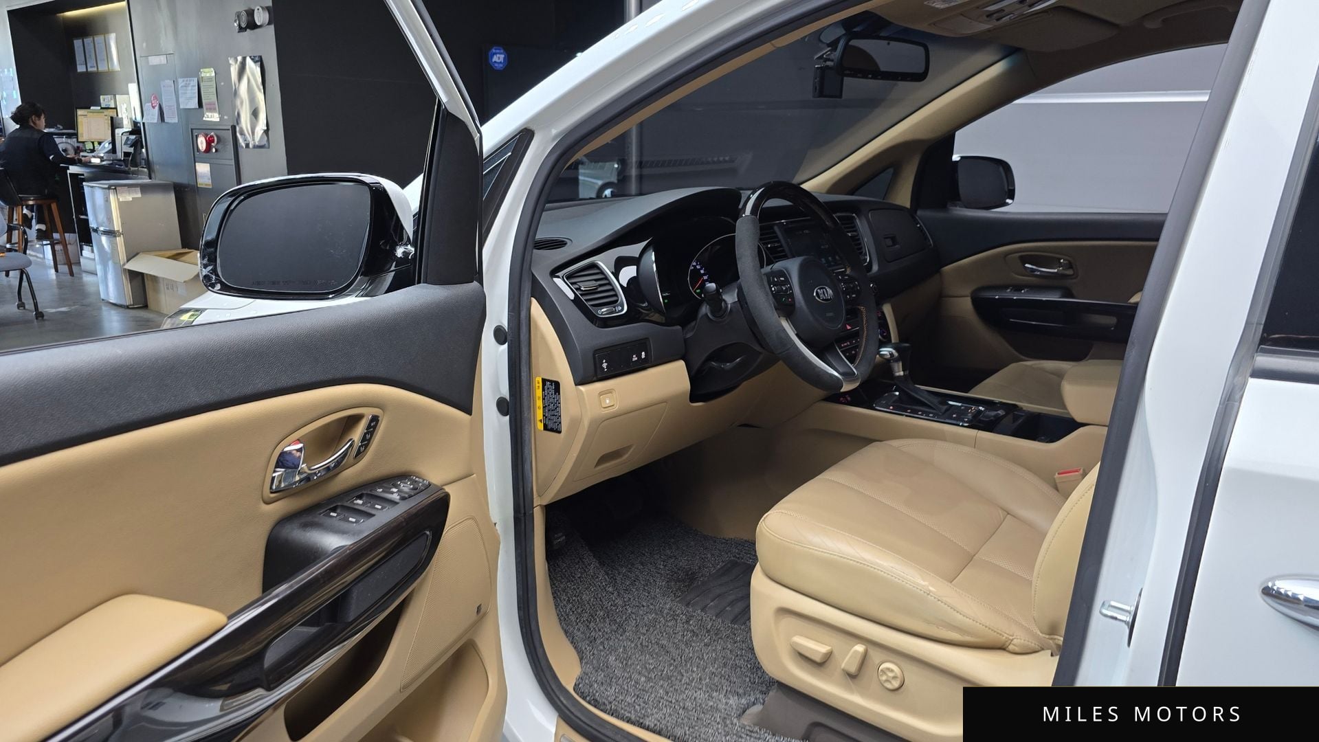 Kia Canival 2017 — миниатюра 10