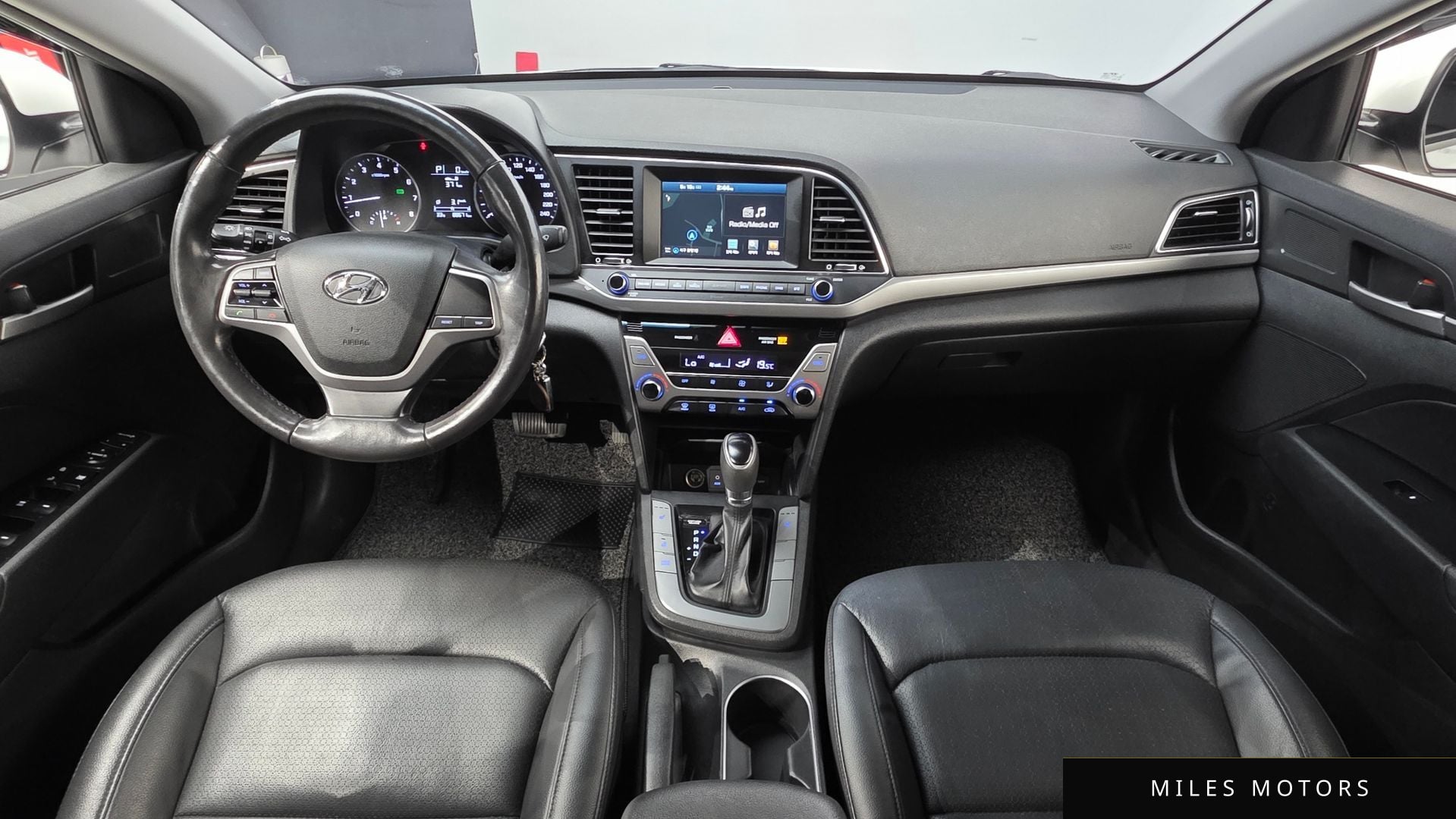 Hyundai AVANTE 2016 — миниатюра 10