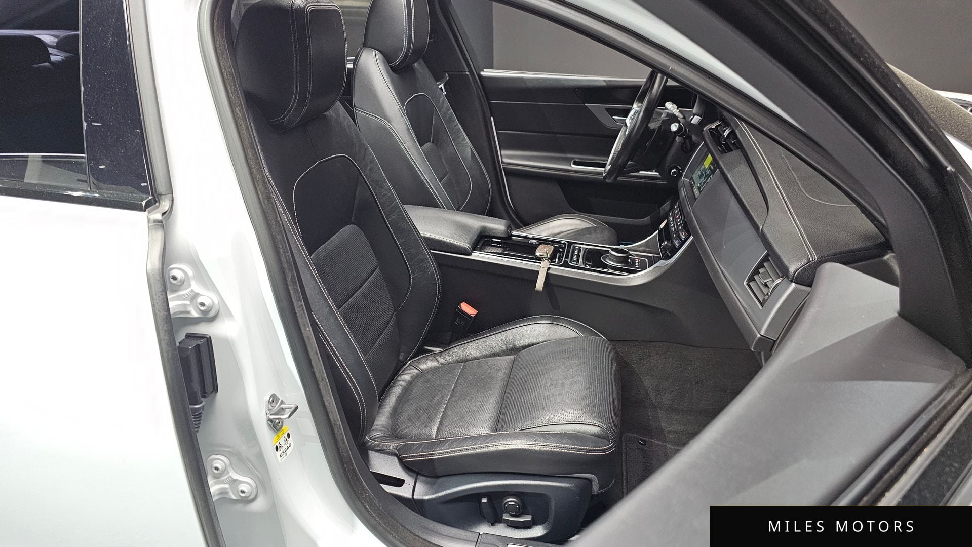 Jaguar XF (X260) 2017 — миниатюра 12