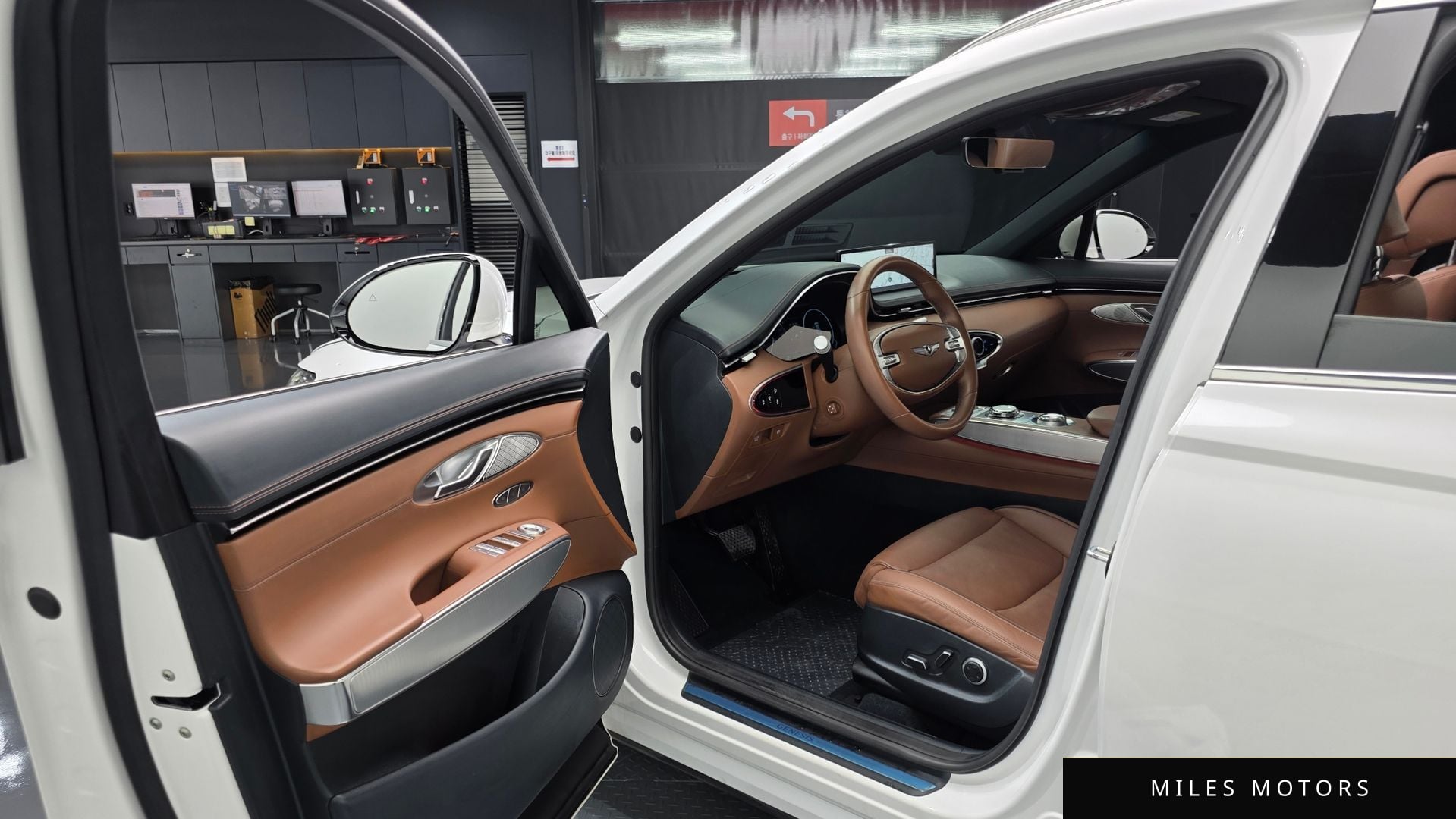 Genesis GV70 2022 — миниатюра 12