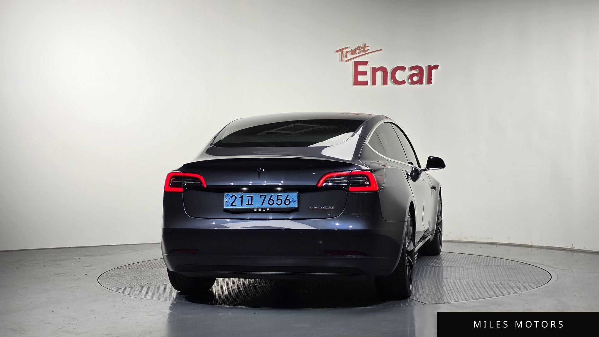 Tesla Model 3 2020 — миниатюра 4