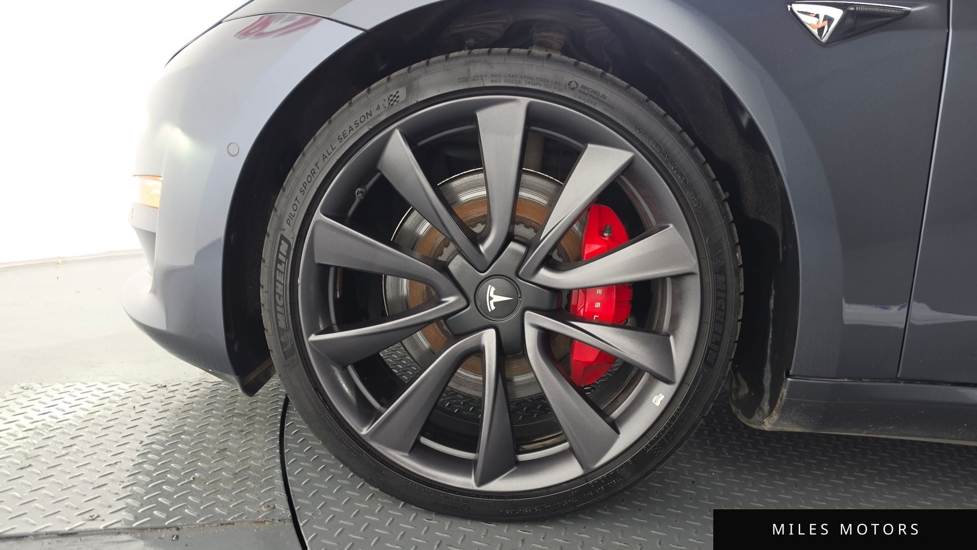 Tesla Model 3 2020 — миниатюра 5