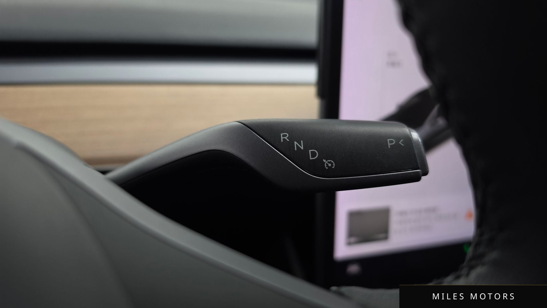 Tesla Model 3 2020 — миниатюра 9