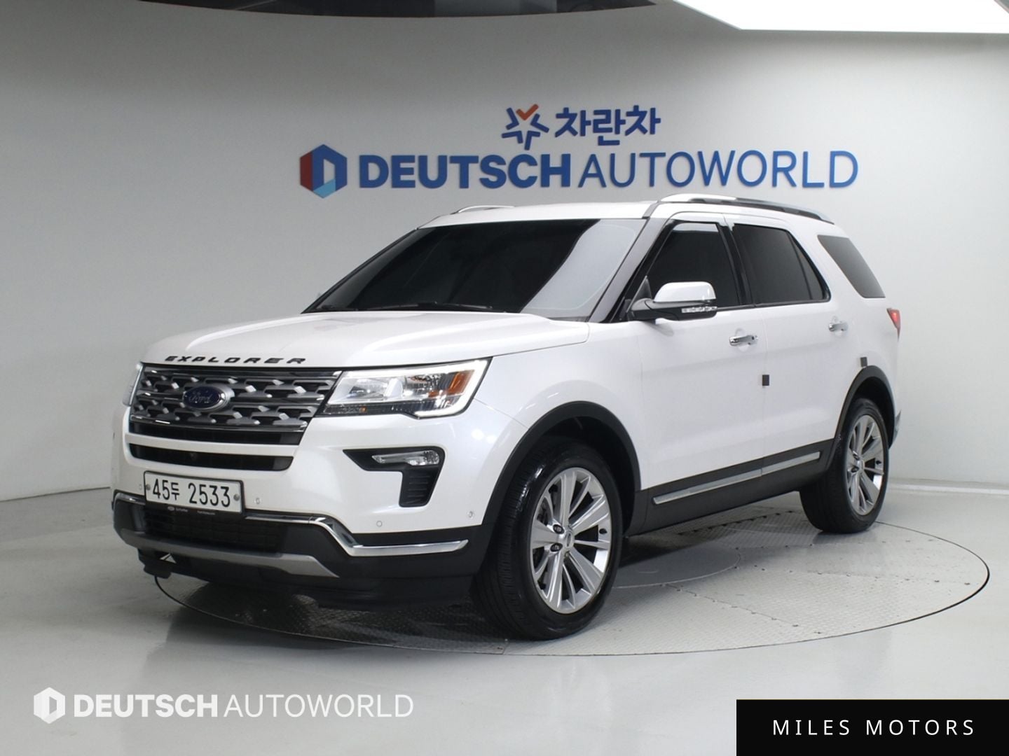 Ford Explorer 2018 — фото 1 из 12