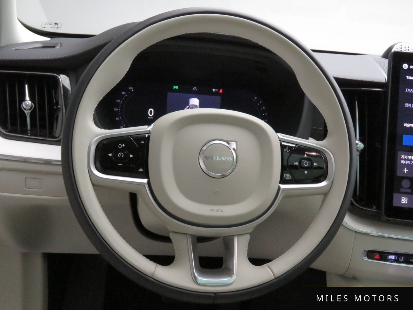Volvo XC60 2026 — миниатюра 8
