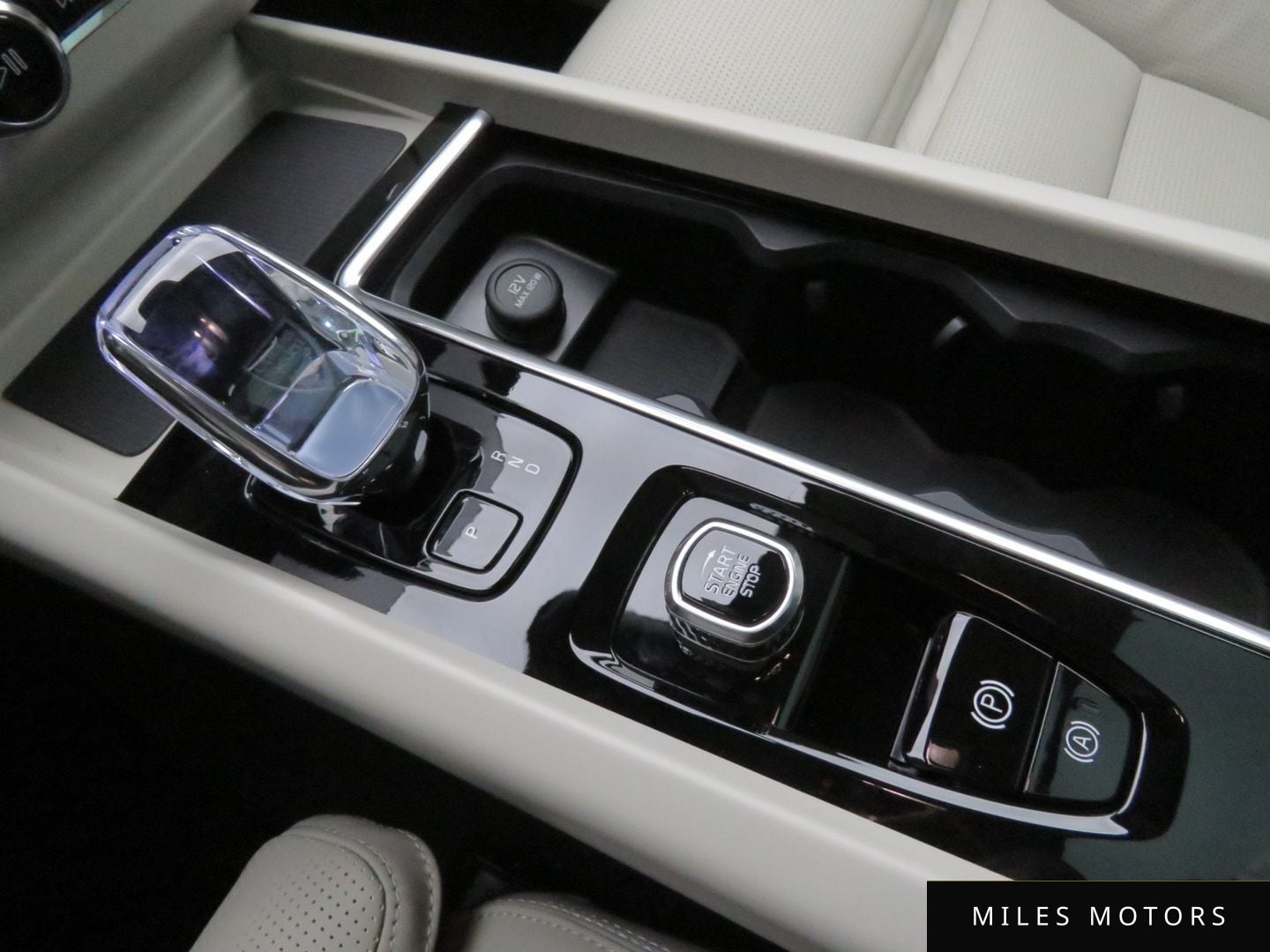 Volvo XC60 2026 — миниатюра 11