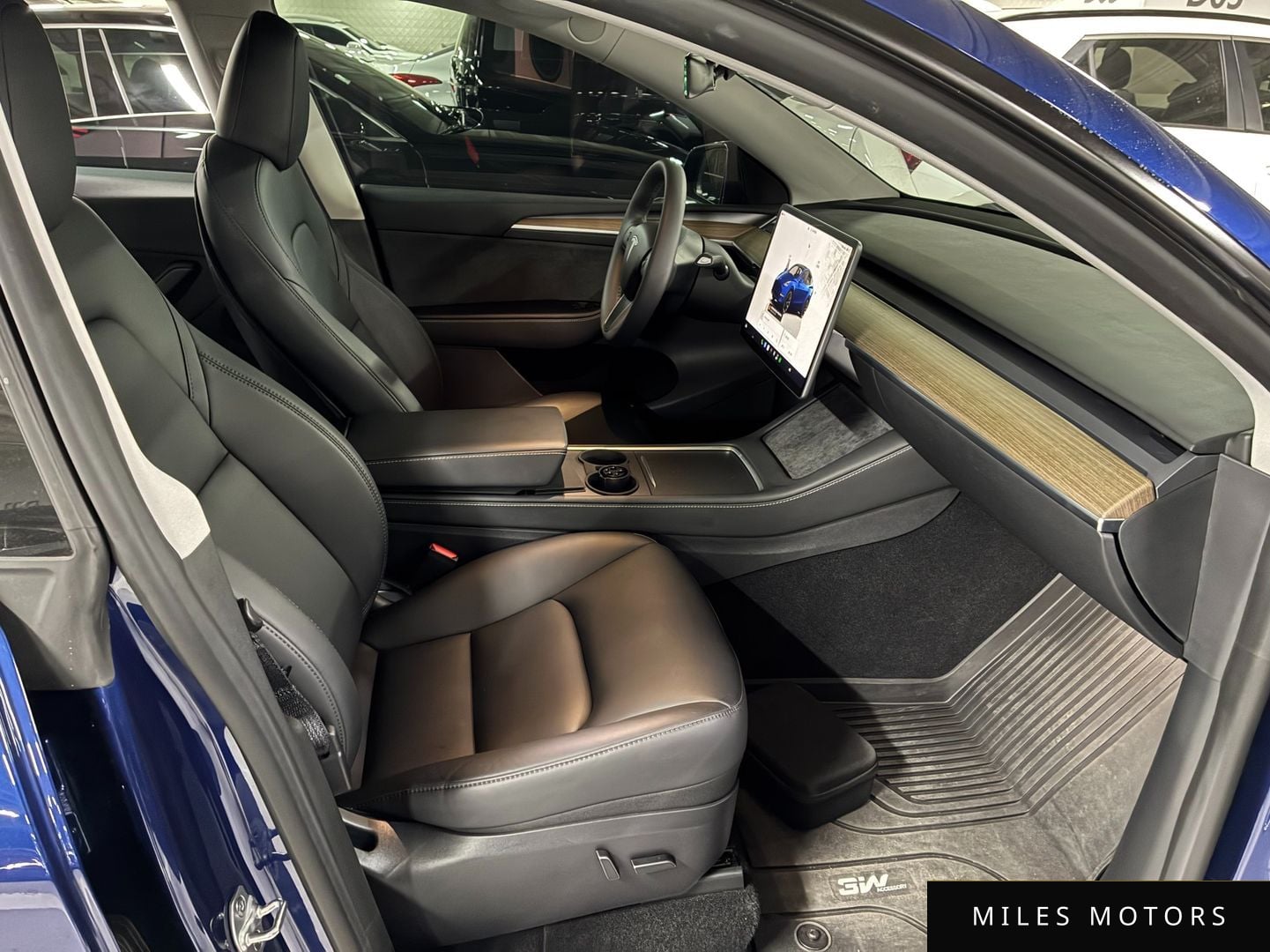 Tesla Model Y 2023 — миниатюра 9