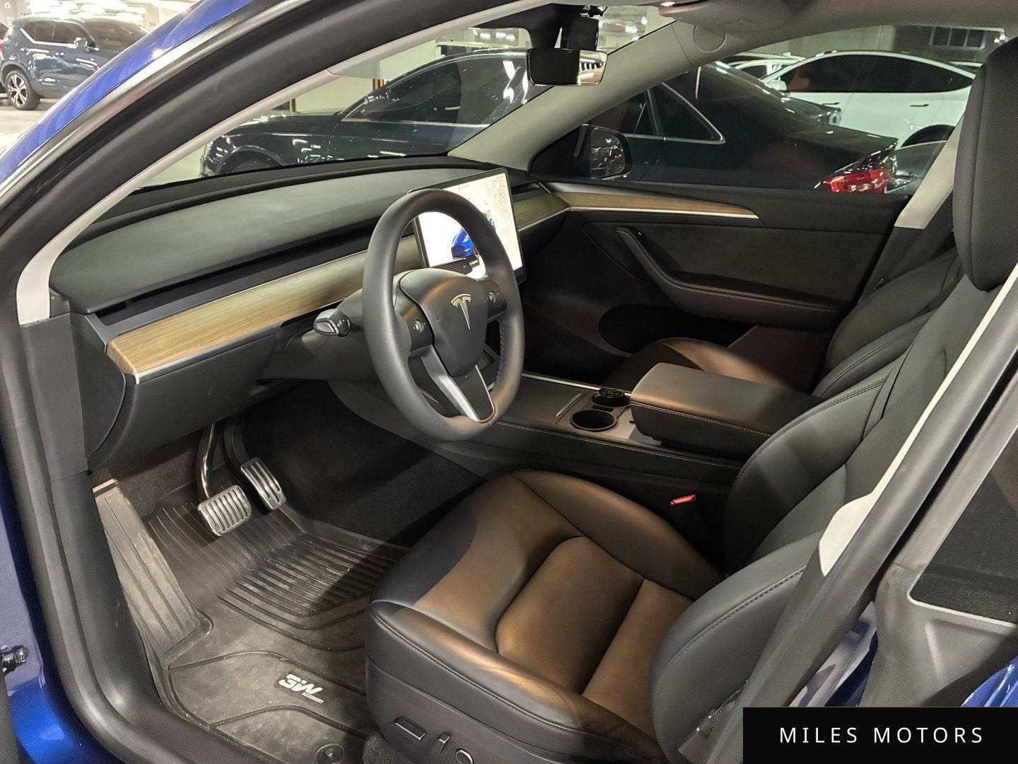 Tesla Model Y 2023 — миниатюра 11