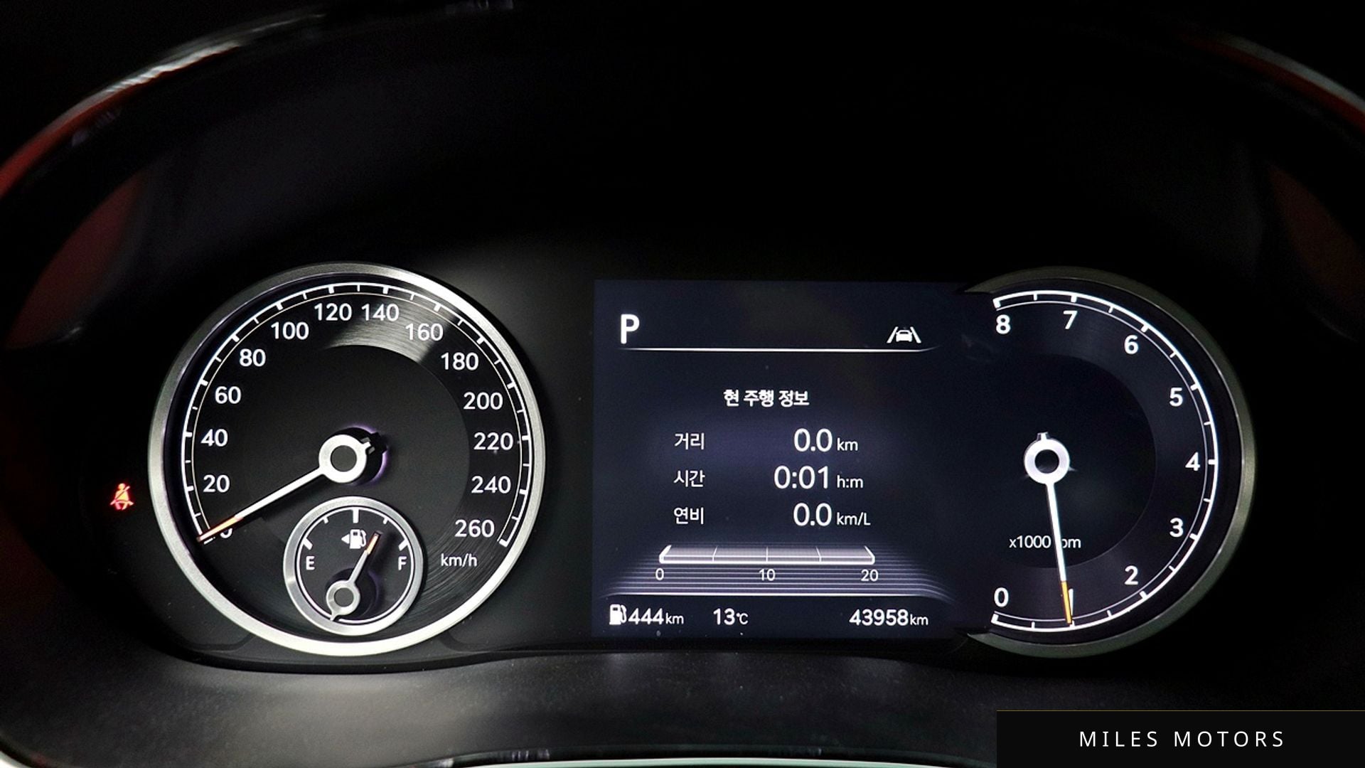 Genesis GV70 2022 — миниатюра 8