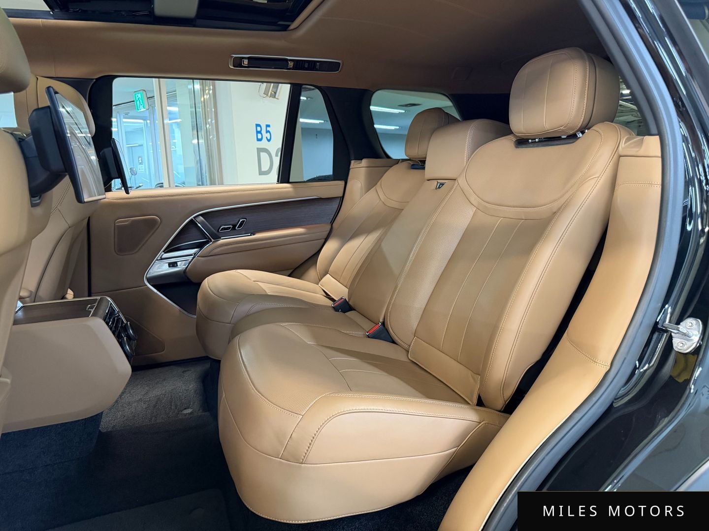Land Rover Range Rover 2023 — миниатюра 10