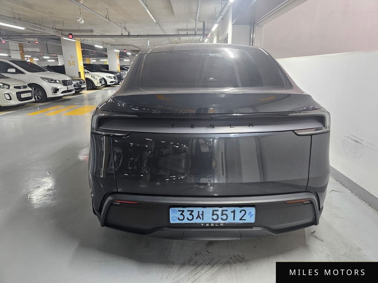 Tesla Model Y 2025 — миниатюра 12
