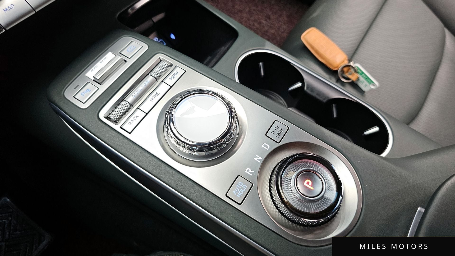 Genesis GV70 2023 — миниатюра 11