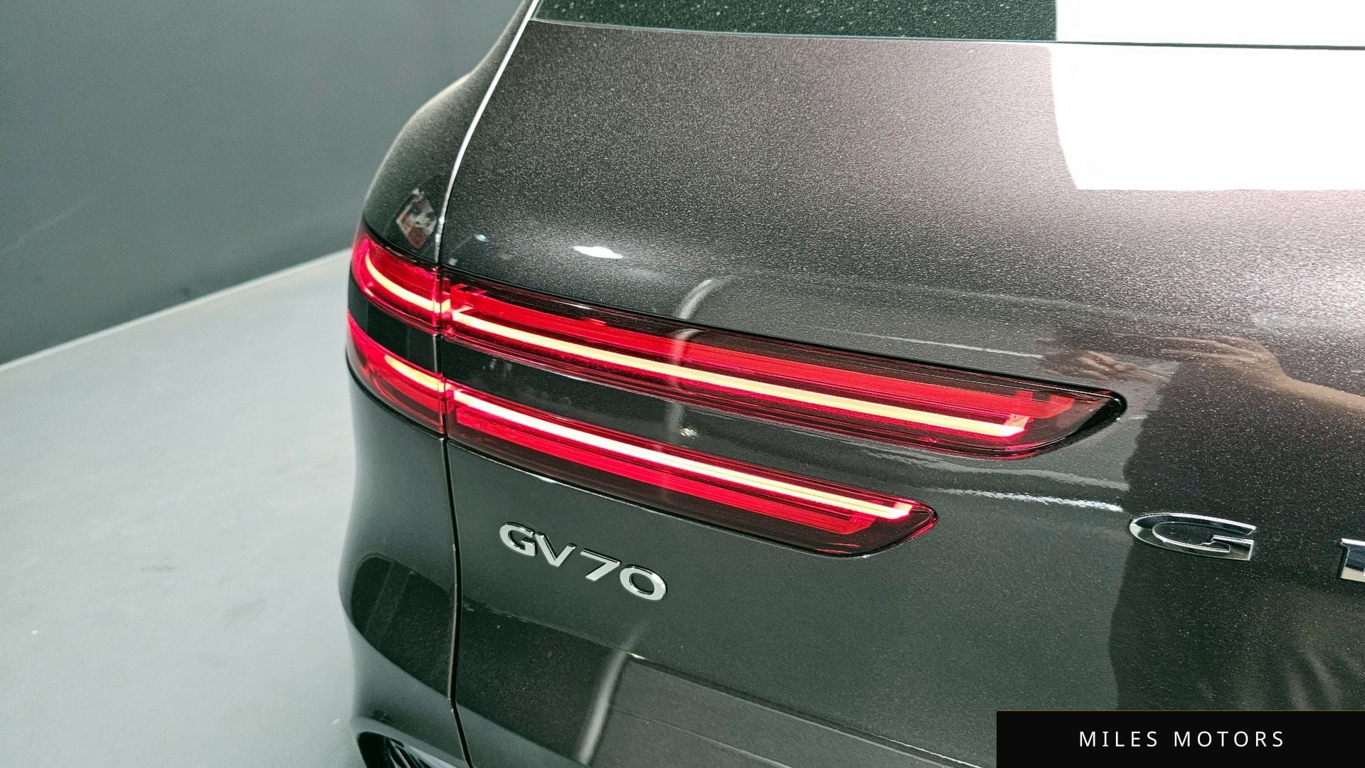 Genesis GV70 2023 — миниатюра 8