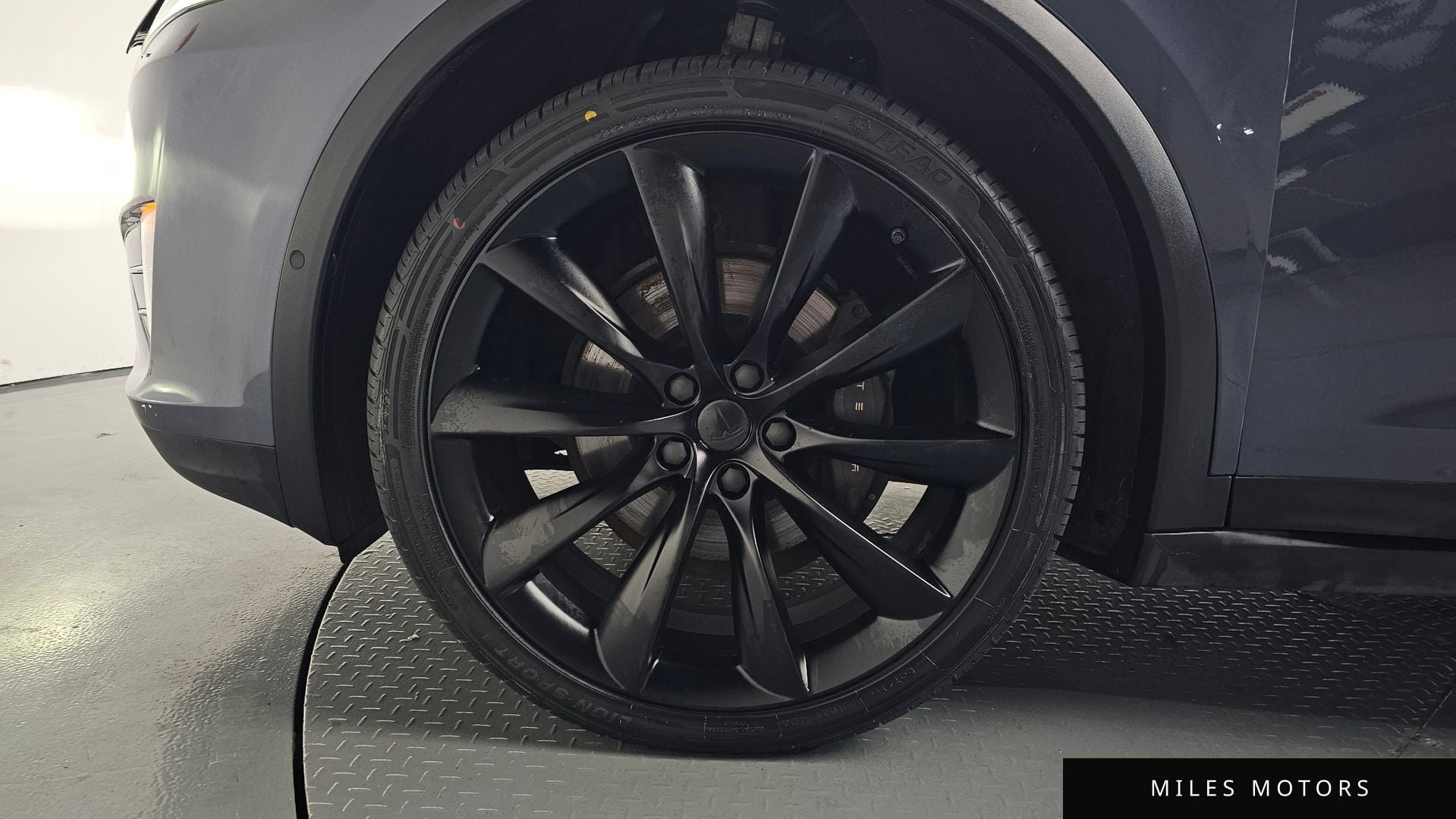 Tesla Model X 2020 — миниатюра 4