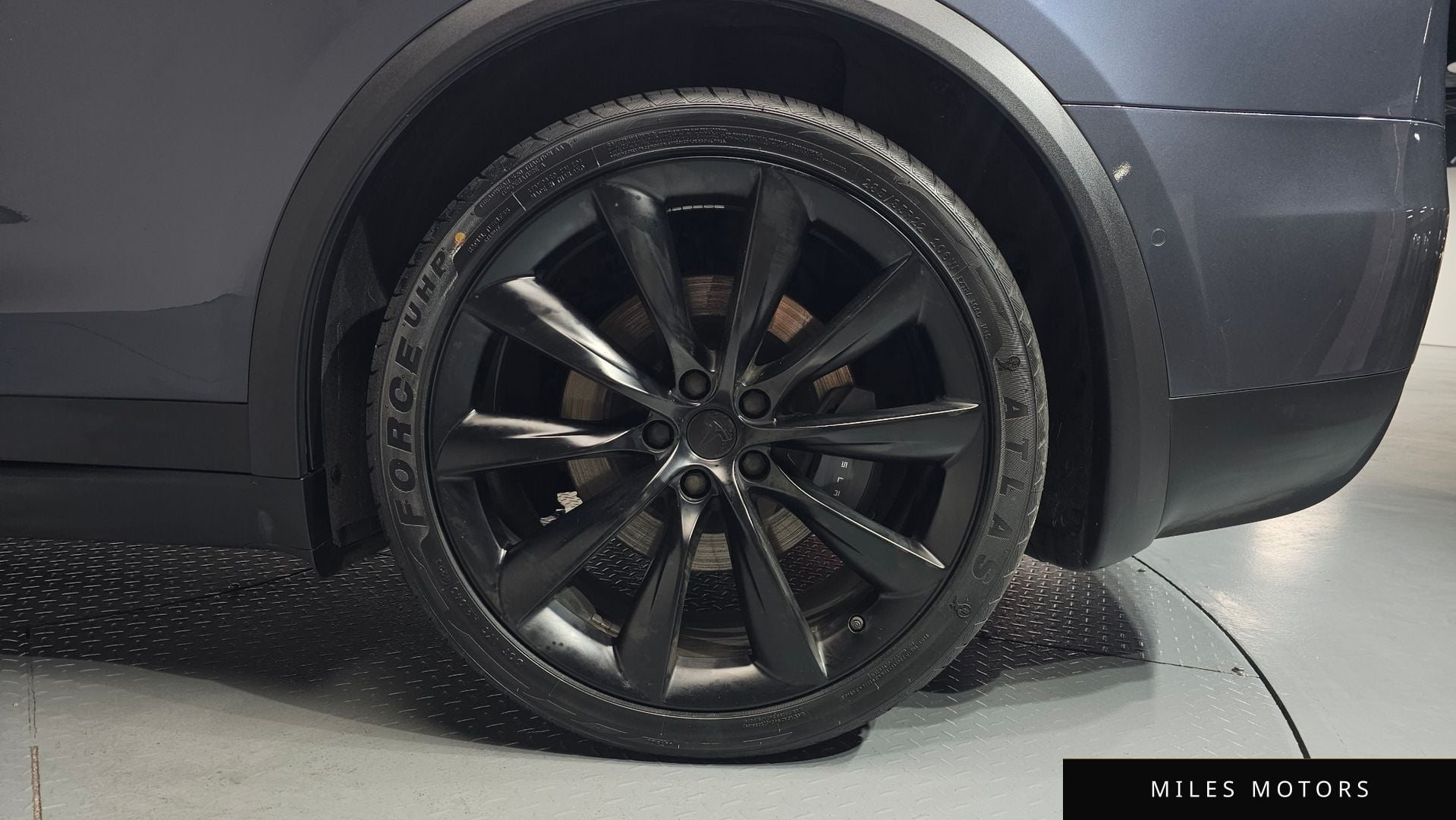 Tesla Model X 2020 — миниатюра 6