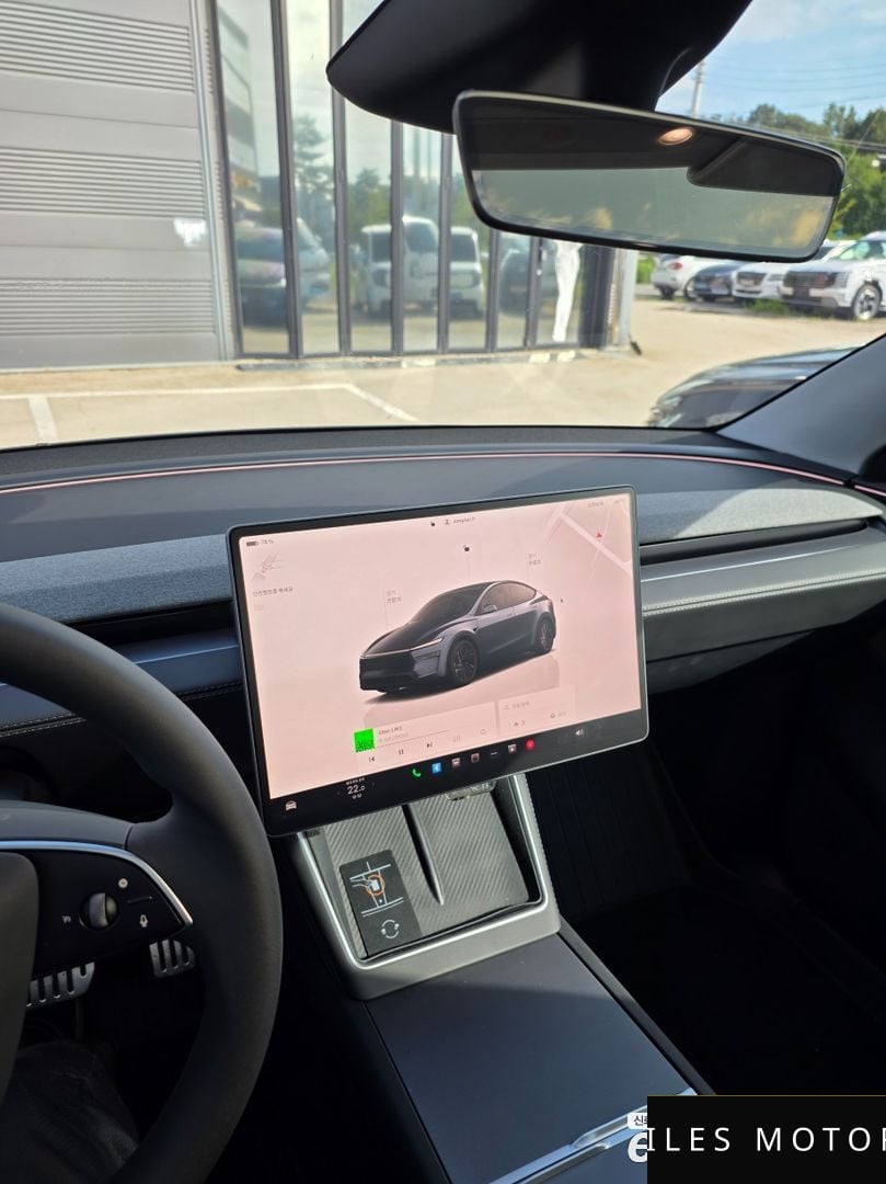 Tesla Model Y 2025 — миниатюра 8