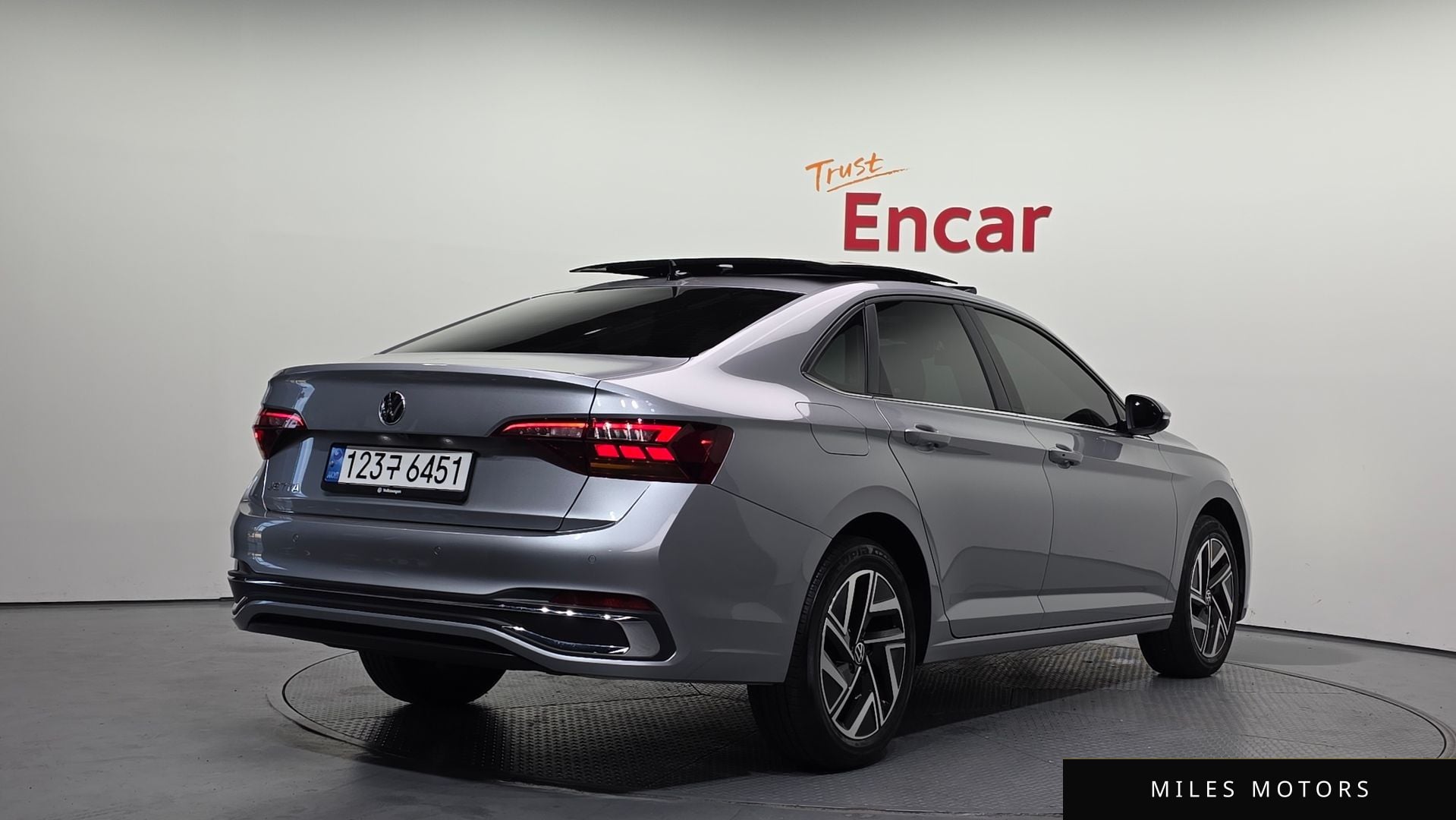 Volkswagen Jetta 2023 — миниатюра 2