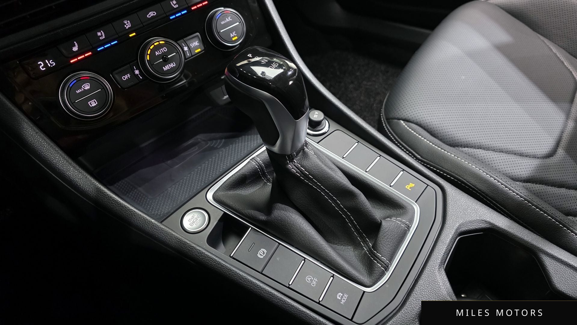 Volkswagen Jetta 2023 — миниатюра 9