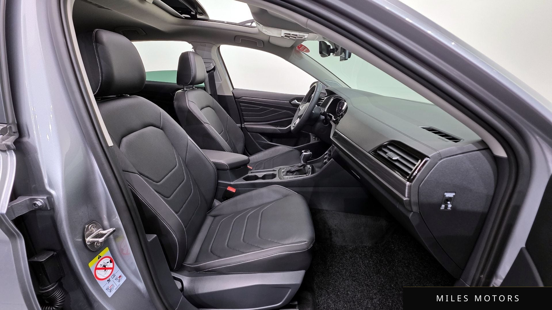 Volkswagen Jetta 2023 — миниатюра 10