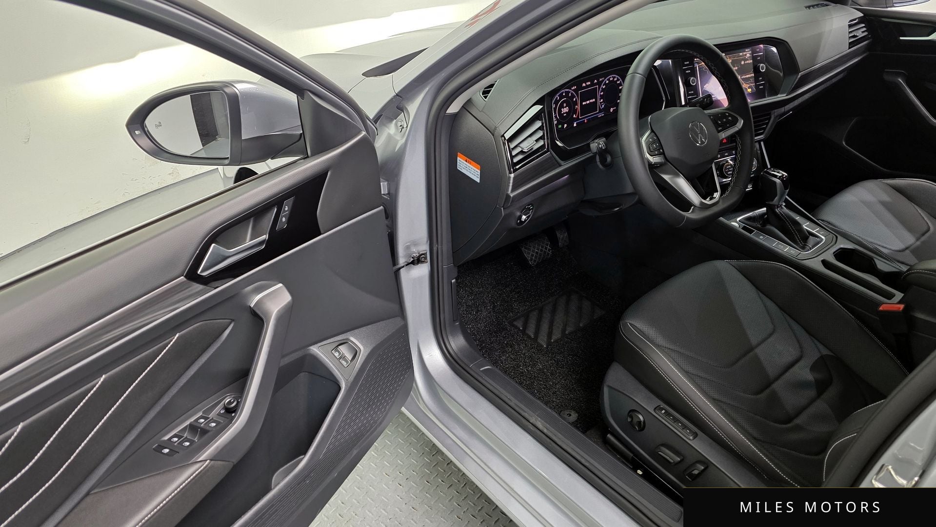 Volkswagen Jetta 2023 — миниатюра 12