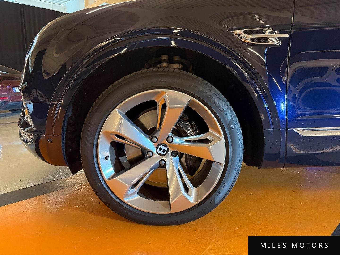 Bentley Bentayga 2018 — миниатюра 7