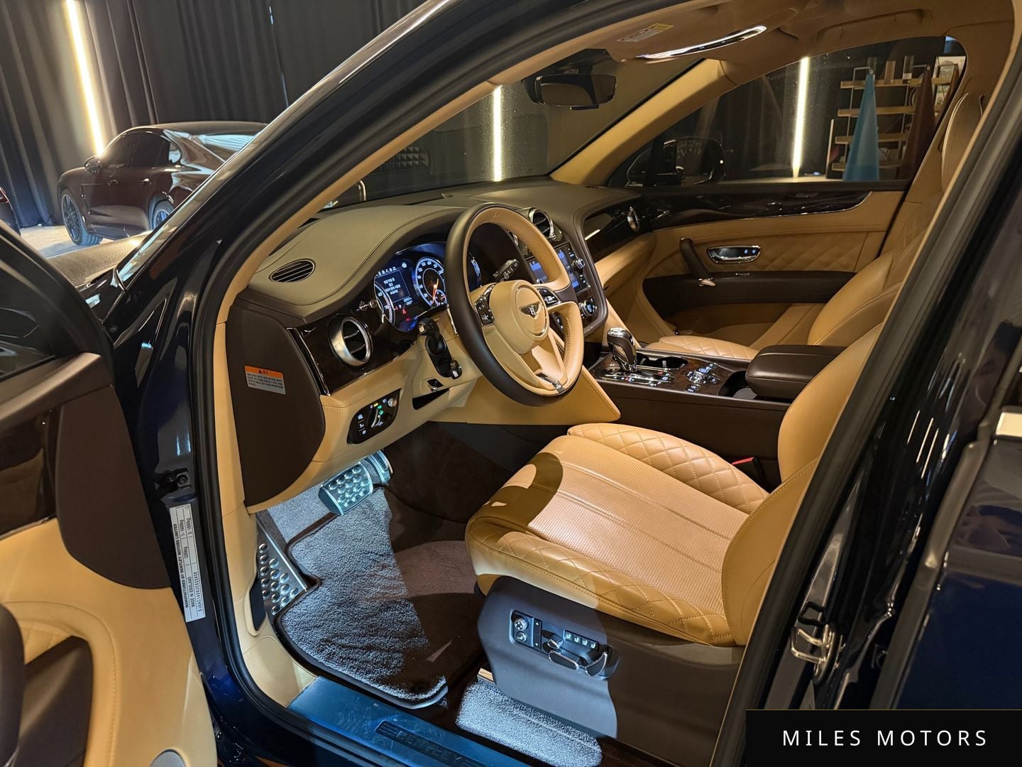 Bentley Bentayga 2018 — миниатюра 10