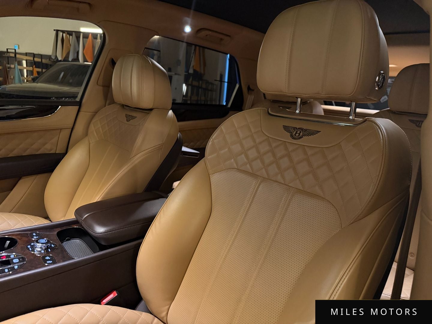 Bentley Bentayga 2018 — миниатюра 12