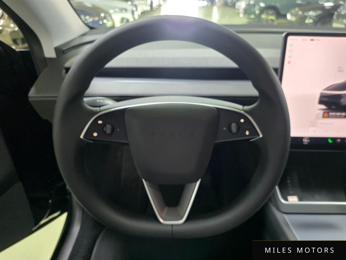 Tesla Model Y 2025 — миниатюра 5
