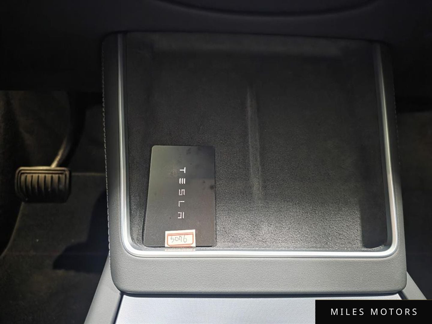 Tesla Model Y 2025 — миниатюра 6