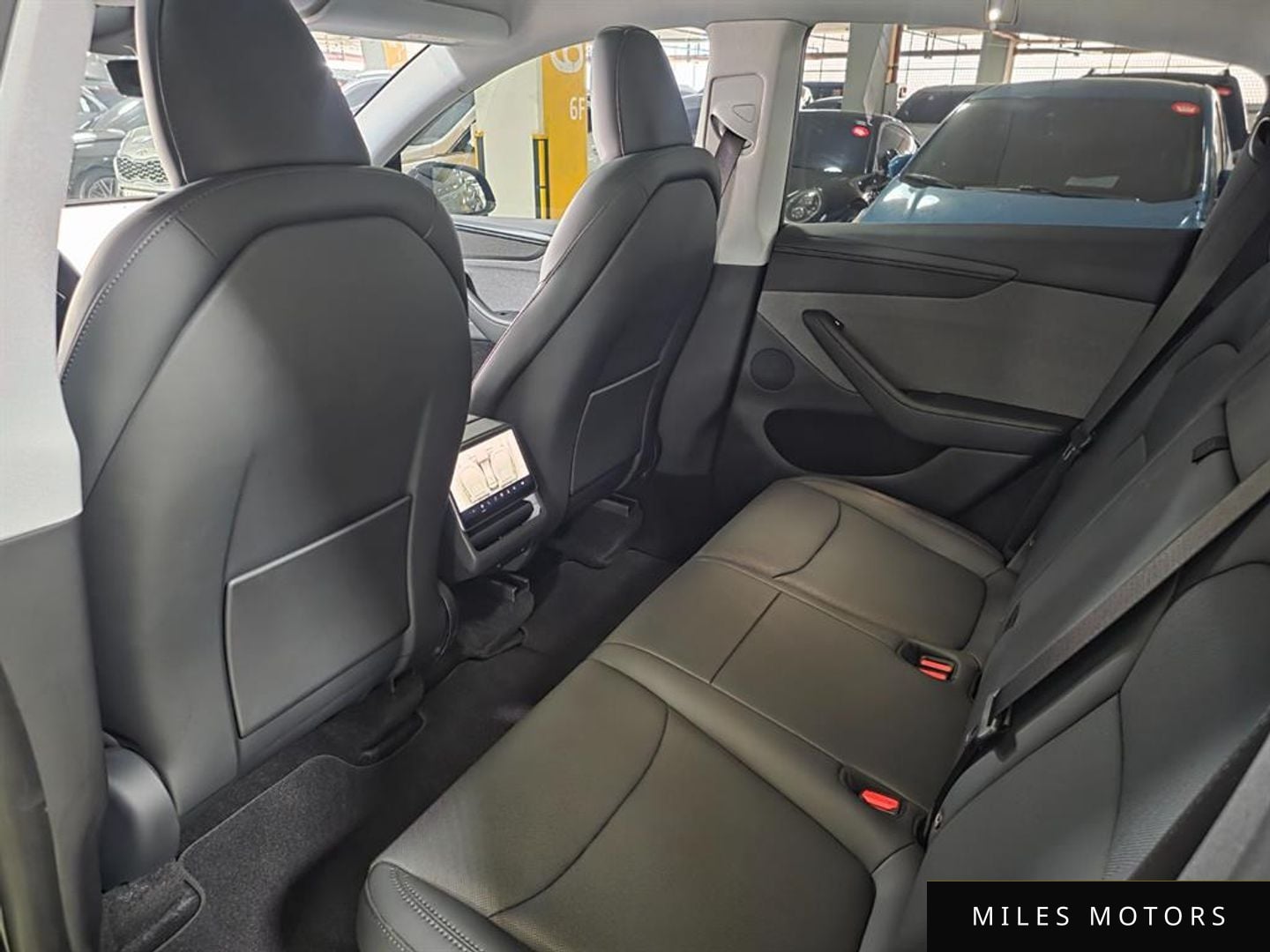 Tesla Model Y 2025 — миниатюра 11
