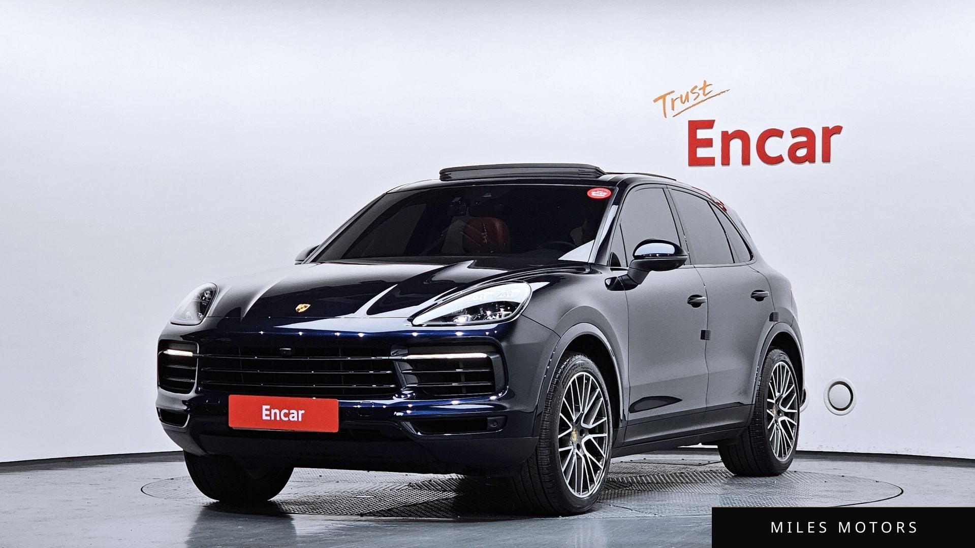 Porsche Cayenne 2021 — фото 1 из 12