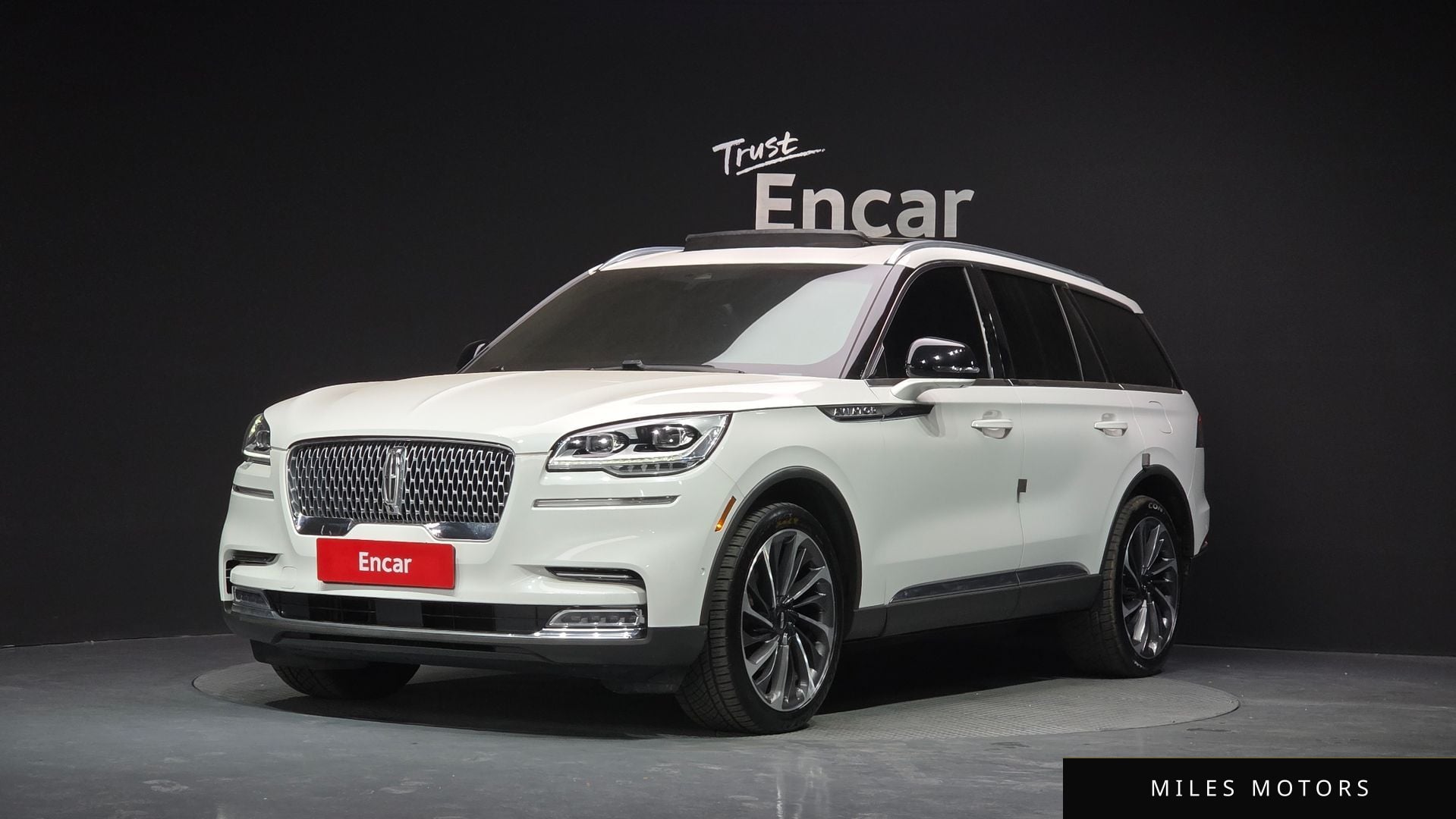 Lincoln Aviator 2020 — фото 1 из 12