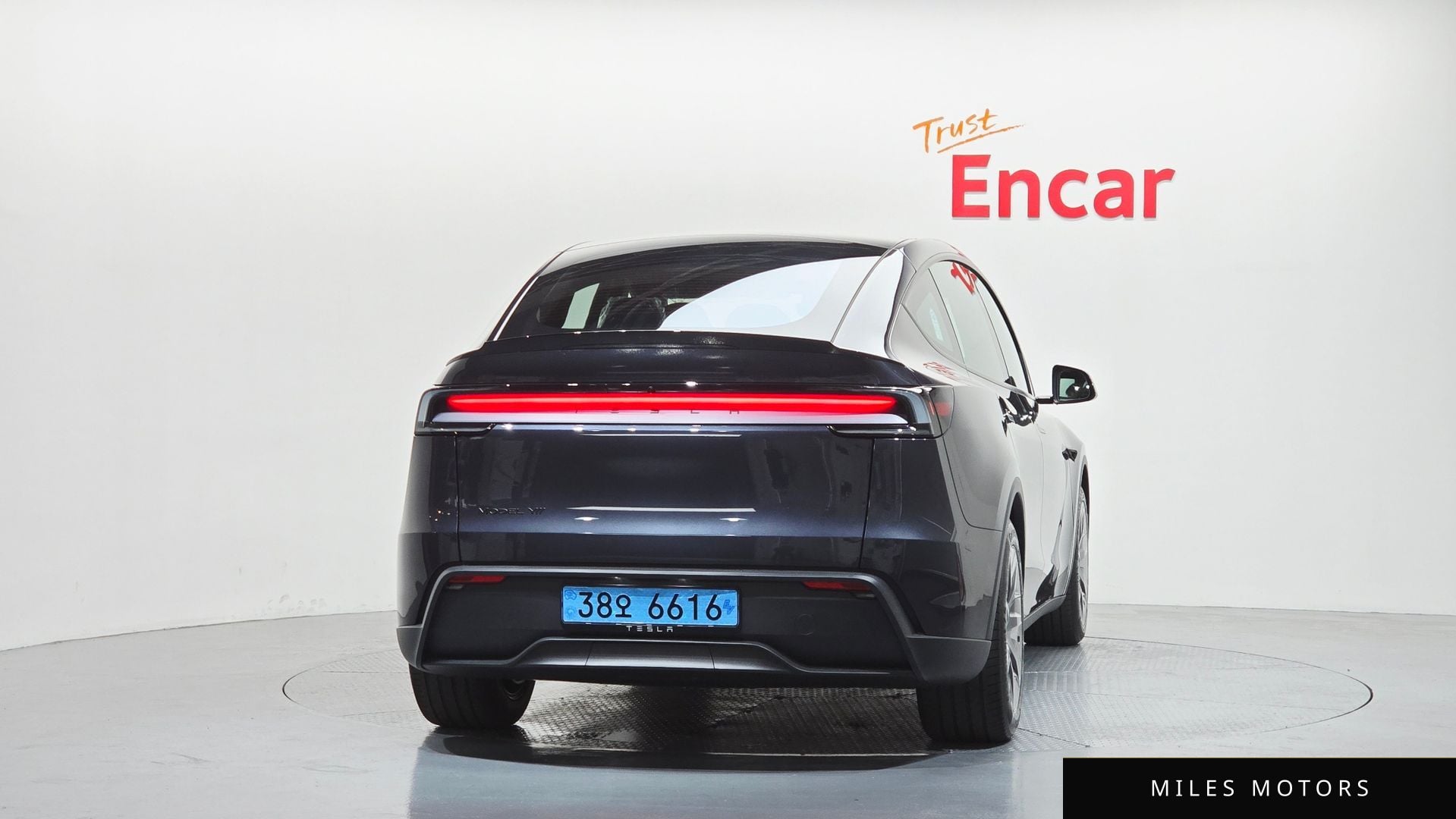 Tesla Model Y 2026 — миниатюра 4