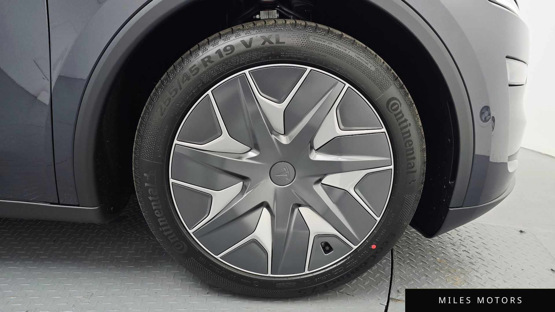 Tesla Model Y 2026 — миниатюра 7