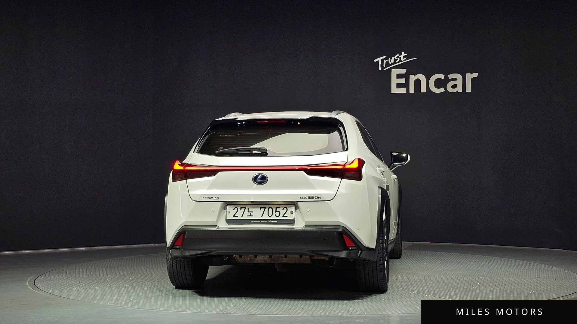 Лексус UX250h 2019 — миниатюра 4