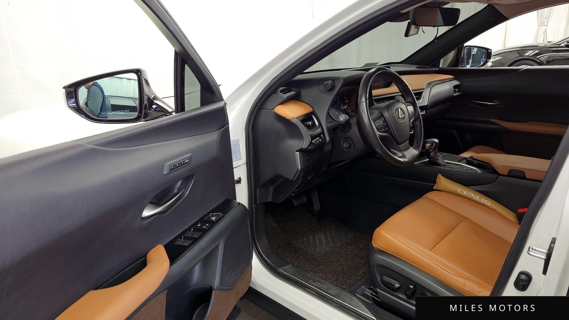 Лексус UX250h 2019 — миниатюра 10