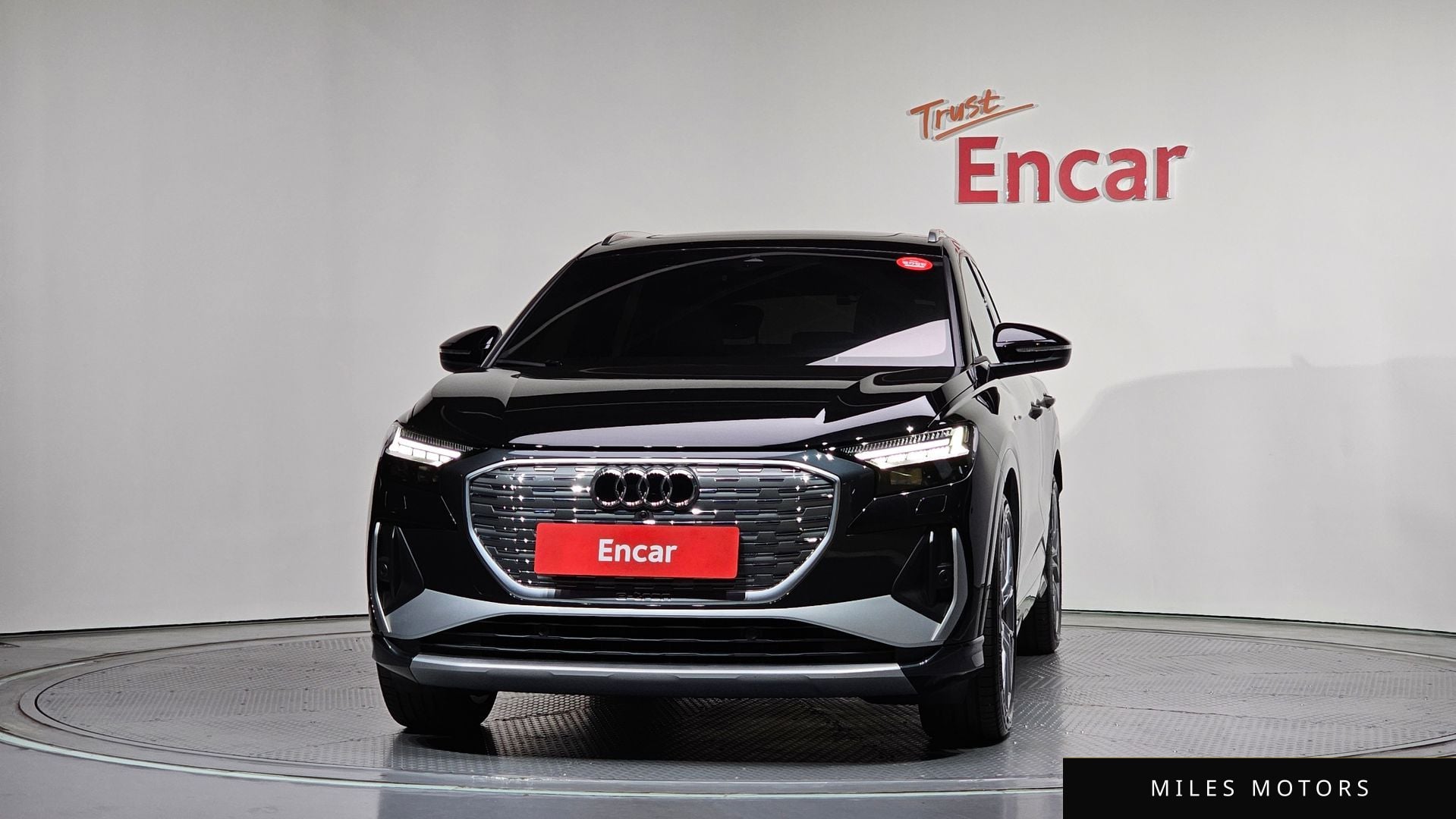 Audi Q4 e-tron 2025 — миниатюра 3