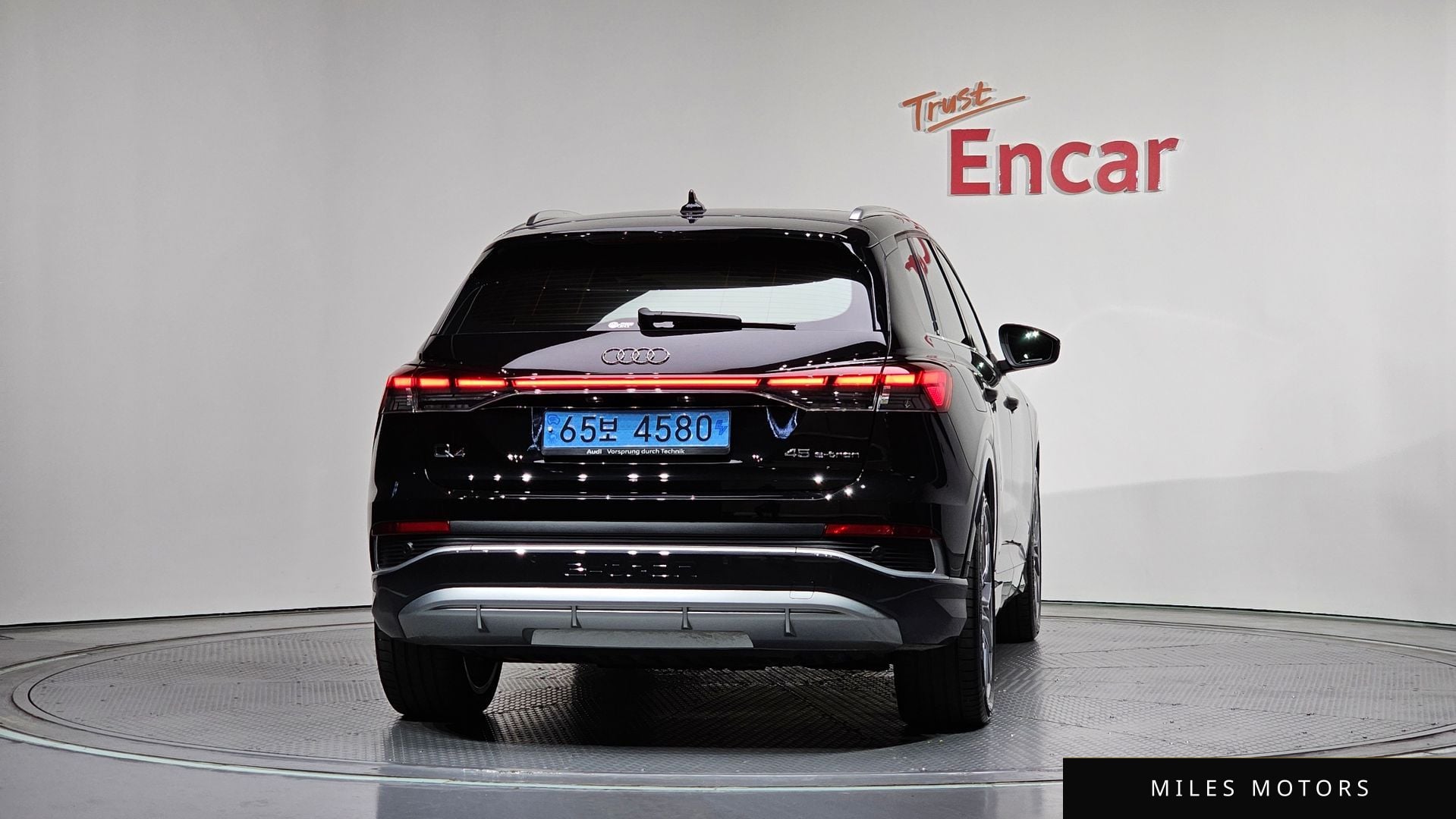 Audi Q4 e-tron 2025 — миниатюра 4