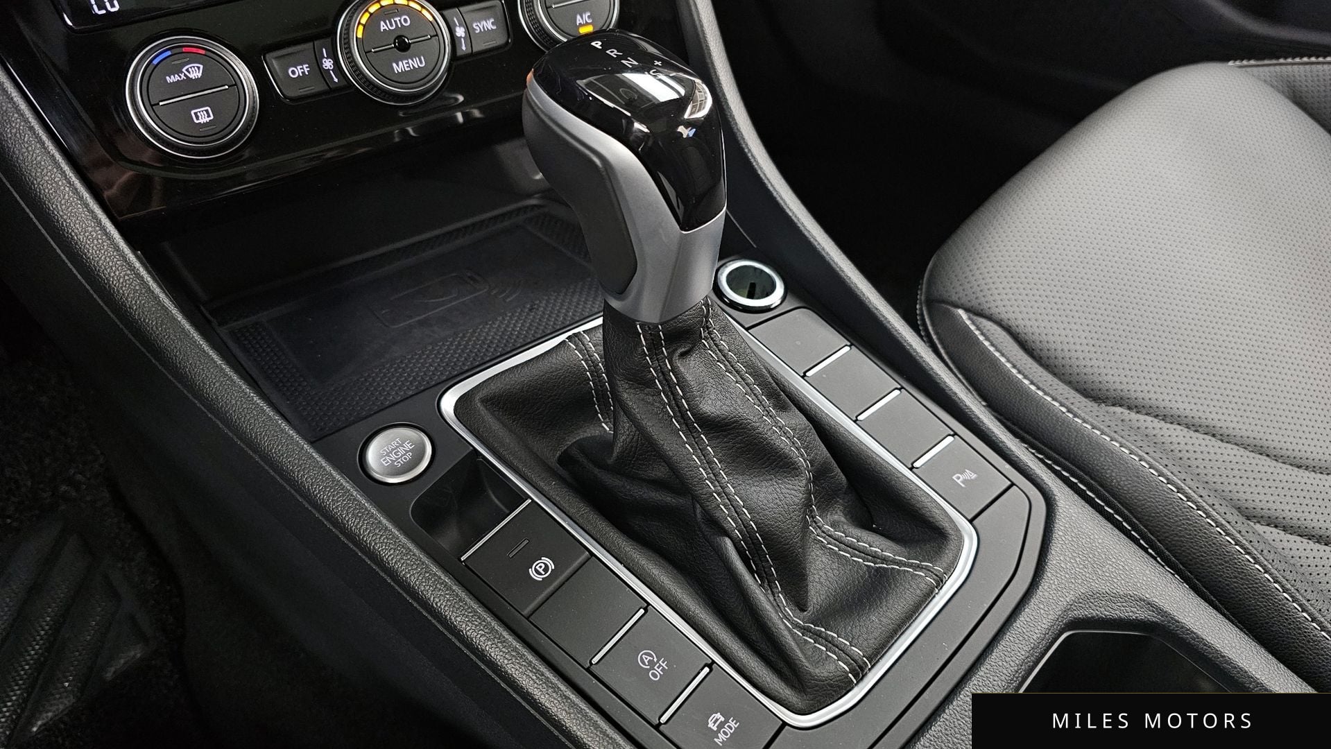 Volkswagen Jetta 2023 — миниатюра 9